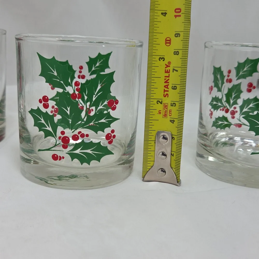 Indiana Holly Christmas Tumbler Glasses - Picture 6 of 11